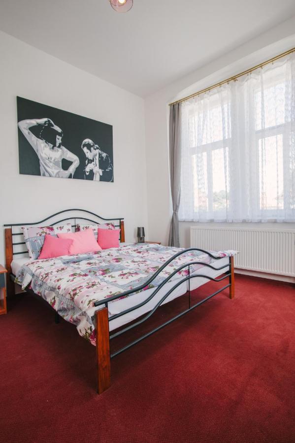 Guest House U Zlateho Jelena Žinkovy Εξωτερικό φωτογραφία